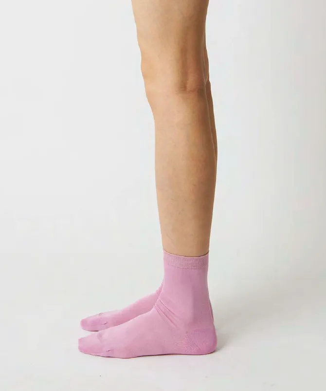 3 Pairs Of Colorful Socks - Roses